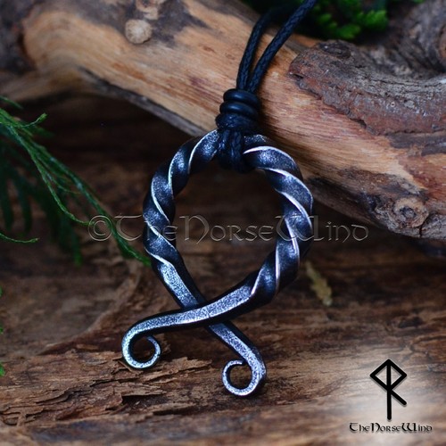 Wikinger Troll Kreuz Anhänger - handgeschmiedete Stahlkette zum nordischen Schutz - Bild 1 von 9