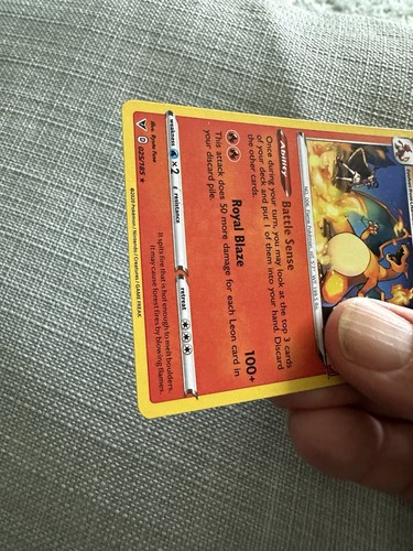 Charizard Vivid Voltage 025/185 League Stamp - Picture 3 of 8