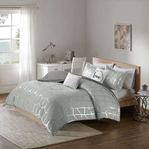 NEW! ~ CHIC SILVER GREY METALLIC SPARKLE RUFFLE STRIPE GIRLS SOFT COMFORTER SET - Picture 3 of 3