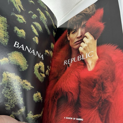 Vogue Magazine Jennifer Lopez December 2022 Love Is In The Air Great Condition - 第 7/7 張圖片