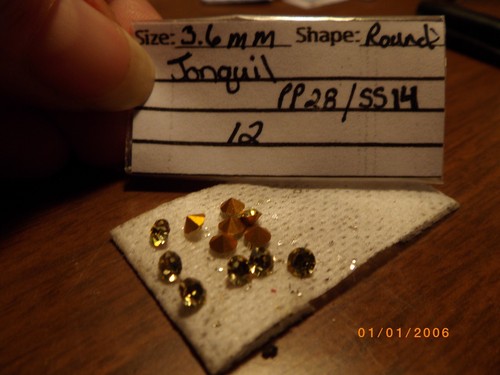 12- Jonquil 3mm/PP28/SS14 Loose Round Rhinestone - Picture 5 of 7