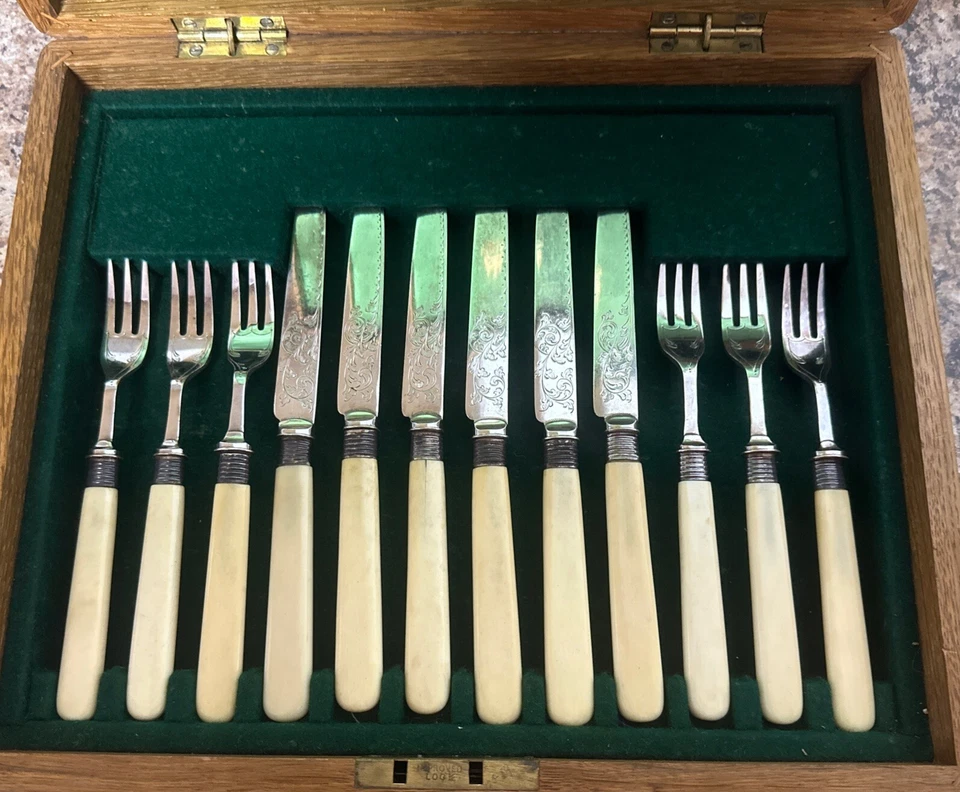 Juego de tenedores y cuchillos Mappin & Webb vintage Londres completo buen estado Foto 3 de 4