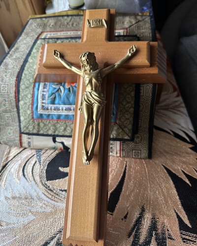 Wood Carved Cross Crucifix LAST RIGHTS INRI Jesus Candles Inst. VTG EXORCISM - Picture 1 of 22