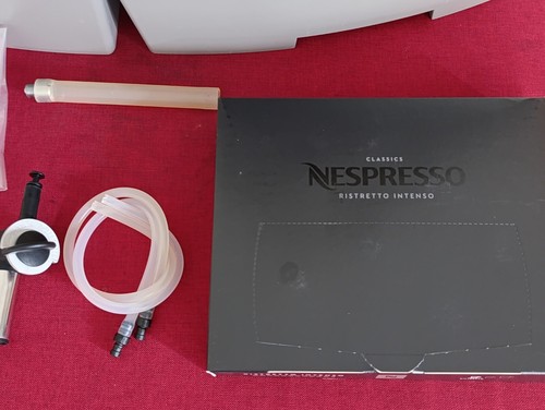 Nespresso Gemini CS220 CS 220 Pro TOP con grande servizio + cialde + filtro + decalcificante - Foto 9 di 22