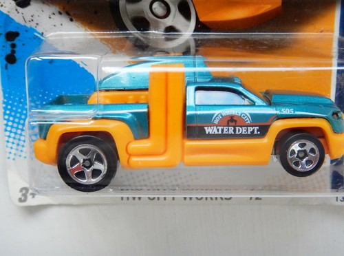 Diesel Duty Truck (HW City Works '12 Series) 2011 (Hot Wheels) - Picture 4 of 4