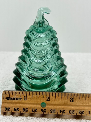 Fenton Art Heritage Green Glass Pear Trinket Dish - Picture 8 of 8
