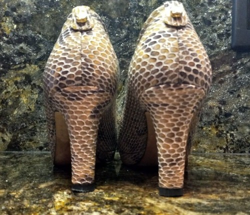 Stuart Weitzman Snakeskin Print Peep Toe Pumps with covered 3" Heels Size 6M - Picture 3 of 12