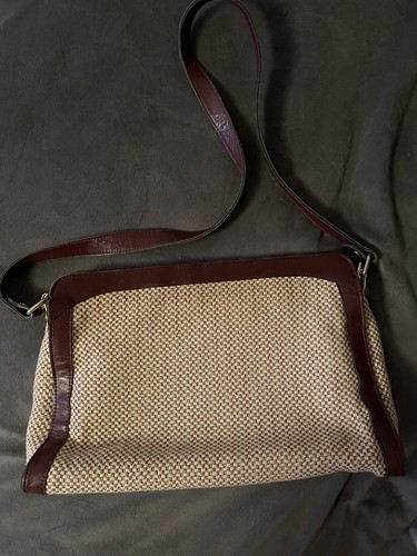 Etienne Aigner Vintage Tan and Burgundy Shoulder Bag Purse Great Condition - Picture 2 of 8