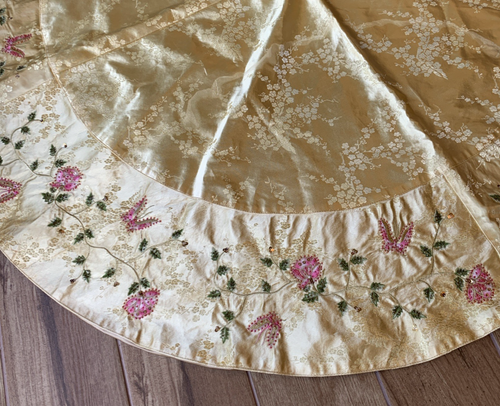 Christmas Tree Skirt Sequined Beaded Sequins Yellow Pink Butterfly Round 50" - Picture 2 of 4