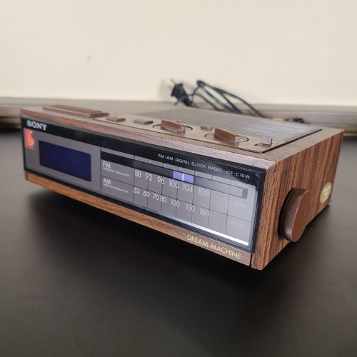 Vintage Sony Dream Machine ICF-C70W Digitaler Radiowecker - Holzmaserung - getestet