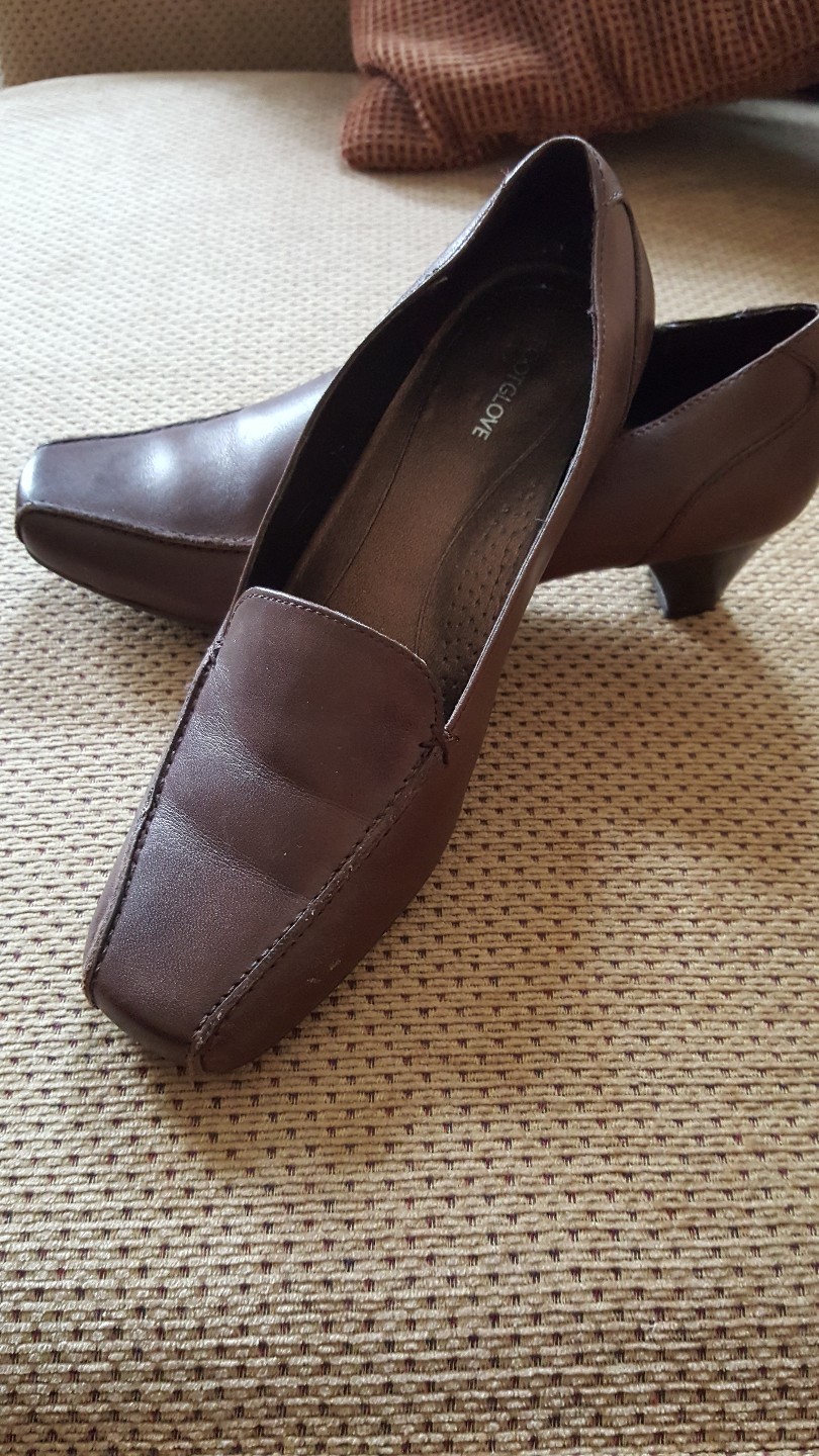 Ladies M&S Footglove Shoes - Size 4 - NEW - Brown Leather Ladies M&S Footglove Shoes - Size 4 - NEW - Brown Leather