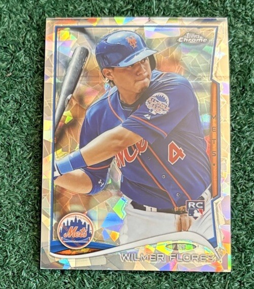 WILMER FLORES - 08/10 - 2014 TOPPS CHROME - ATOMIC REFRACTOR ROOKIE CARD # 67