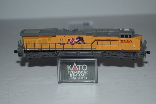 N Scale Kato 176-8520 Union Pacific ES44AC Diesel Locomotive 5380 C54156 - Foto 1 di 3