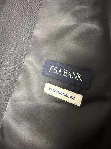Jos. A. Bank 41R (35 W) Charcoal Grey - Wool Suit REGULAR FIT (TRADITIONAL FIT) - Picture 3 of 11