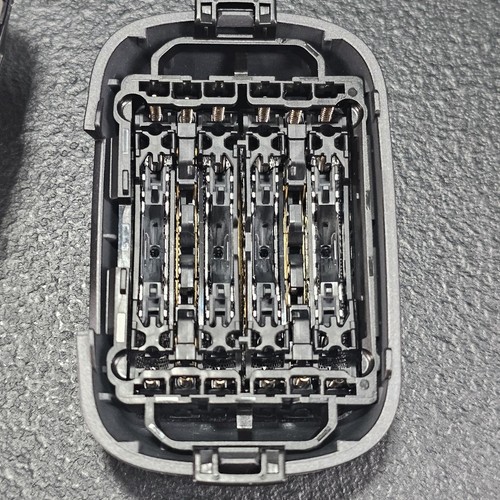 Panasonic ARC6 ES-LS8A-K Wiederaufladbarer Herren Elektrorasierer - Schwarz - Bild 9 von 9