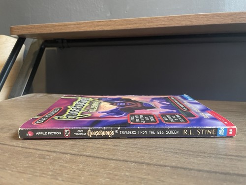 Give Yourself Goosebumps #29 Invaders From The Big Screen - 1st Print 1998 VG - Picture 3 of 8