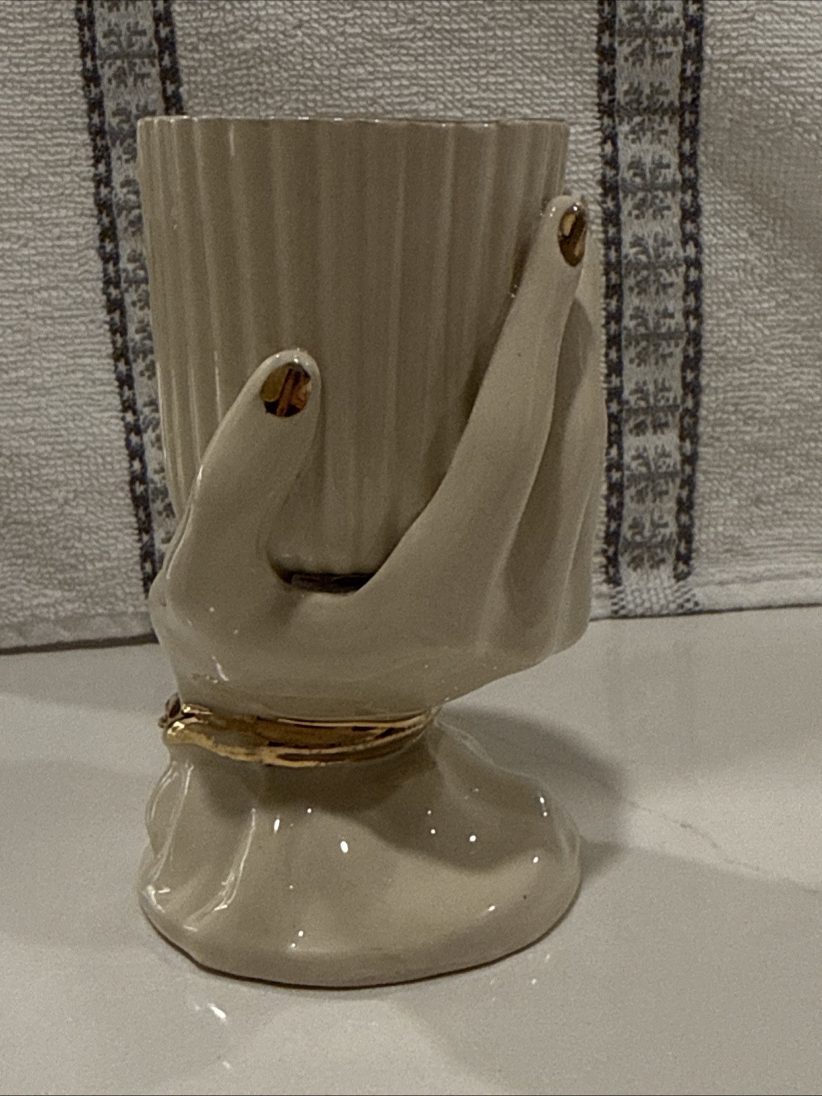 Picture 3 of 24