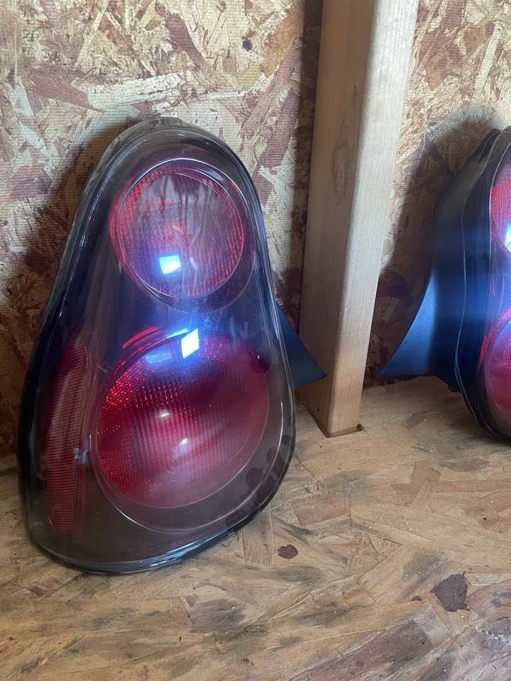 Fits 2000-2005 Chevy Monte Carlo Tail Light Driver & Passenger - Image 4 of 4