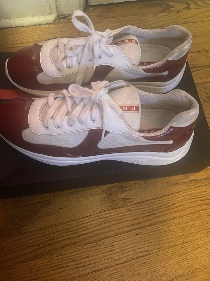 Copa Americana PRADA Talla 10 Usada Pocas Veces Con Etiquetado Nordstrom y Recibo Foto 2 de 4