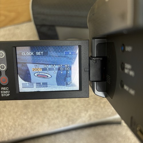 Sony Handycam DCR-HC37E Handheld MiniDV Camcorder Silver Working - Picture 8 of 9