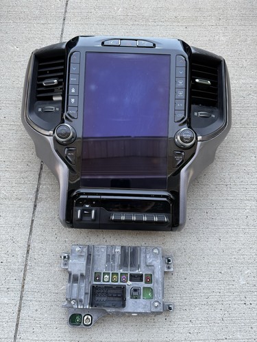 2019 2020 2021 RAM 1500 LIMITED 12” SCREEN WITH MODULE RECIEVER UC4 - Picture 2 of 5