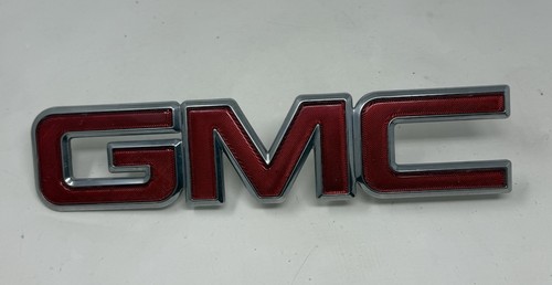 GMC OEM 2001-2006 Sierra Yukon Front Grille Emblem Badge Logo Nameplate 15706323