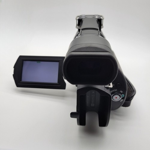 Sony Nex-VG10 HandyCam With SEL18200 Lens EUC - Picture 11 of 14