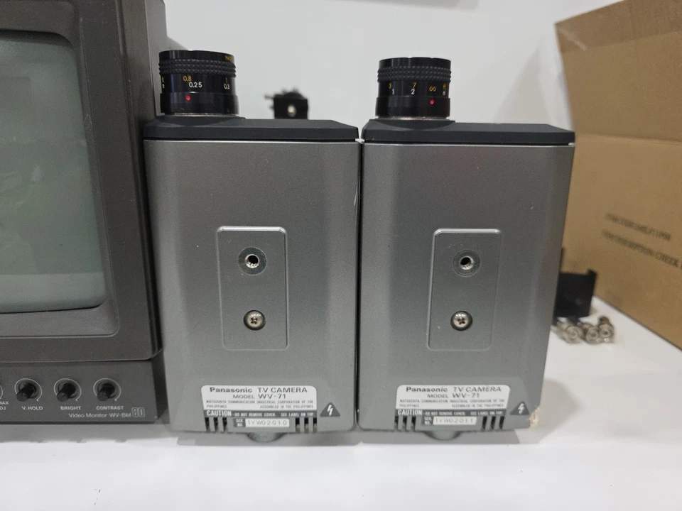 Panasonic WV-BM80 CCTV Monitor + 2 WV-71 TV CAMERA + Acc - POWERS ON PARTS ONLY - Image 4 of 4