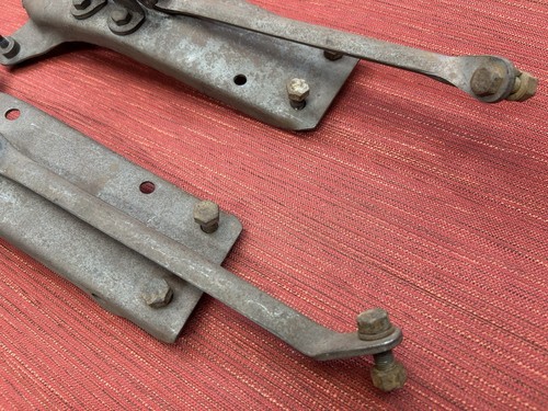 Nice pair 1936 Ford car front fender inner support brackets, brace rod, flathead - Picture 4 of 12
