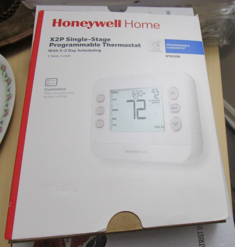 NUOVO Honeywell Home X2P Termostato programmabile monofase RTH20B - Foto 1 di 10