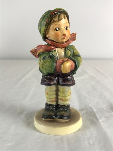 1981 Goebel Hummel Figurine 5 inches "It's Cold" Collectors' Club #6 HUM 421 - Picture 1 of 6