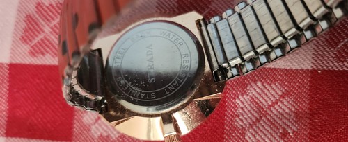 6 orologi moda donna Strada, mai usati, da boutique chiusa - Foto 13 di 22