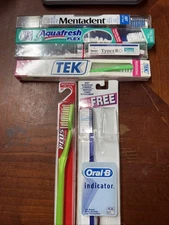Vintage Toothbrush Lot Of 5- TEK Oral-B, Colgate,  Aquafresh, Mentadent New