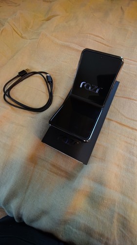 Motorola Razr Plus 2024 - Zdjęcie 2 z 6