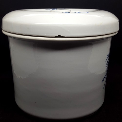Ginseng Crock Cooker Pot, Blue on White Porcelain, Vented Lid 2.5 Quarts Vintage - Picture 4 of 12