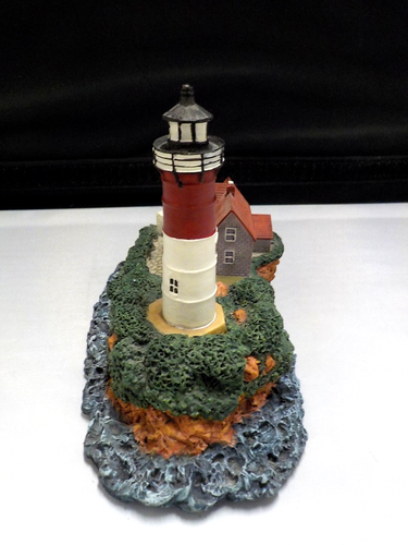 NAUSET LIGHT LIGHTHOUSE FIGURINE  PREOWNED CONDITION - Picture 4 of 5