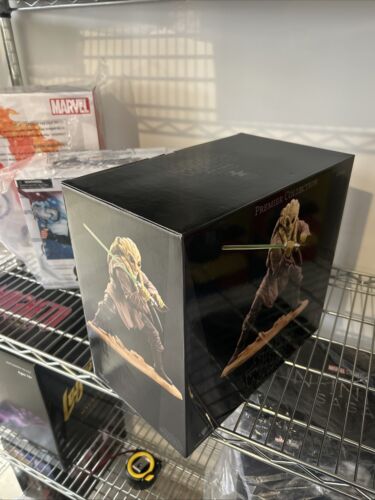 Star Wars: Attack of the Clones Kit Fisto Premier Collection 1:7 Scale Statue - Picture 7 of 8