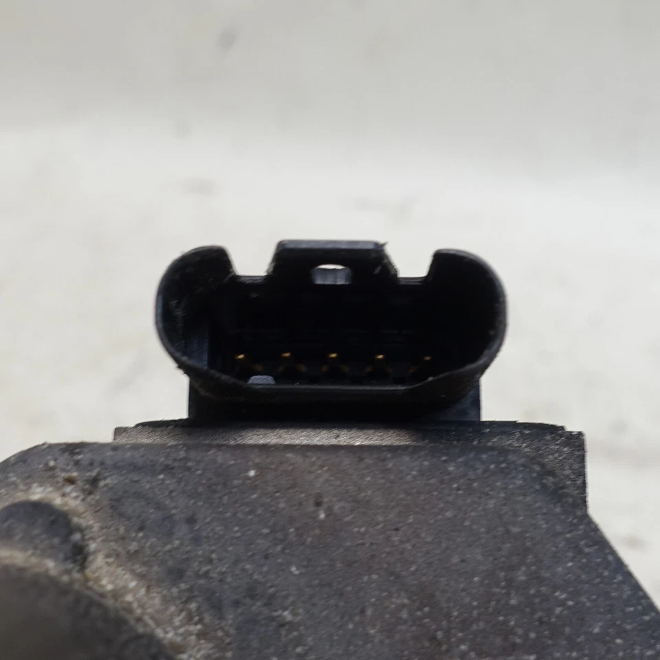 Actuador de válvula de control de ralentí dañado 08-13 BMW E90 E92 M3 S65 ICV SIN CABLEADO OEM Foto 4 de 4