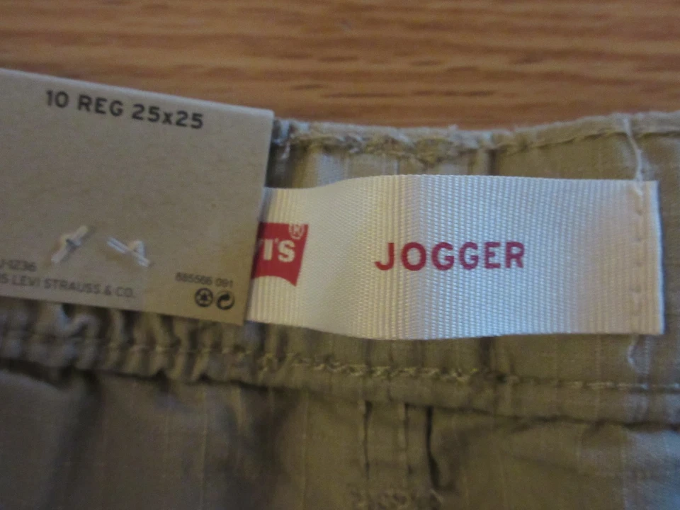 Levi's Strauss & Co. Boys Jogger Khaki Canvas Pants Size 10 25x25 Joggers - Image 2 of 4
