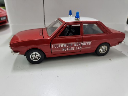 BBURAGO 0106 AUDI 80 GT FEUERWEHR NURNBERG NOTRUF 112 -RED 1:24 rare- GOOD - B22 - Foto 7 di 11