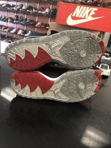 Size 10 - Nike Kyrie 6 Bred 2020 - BQ4630-002 - Picture 6 of 6