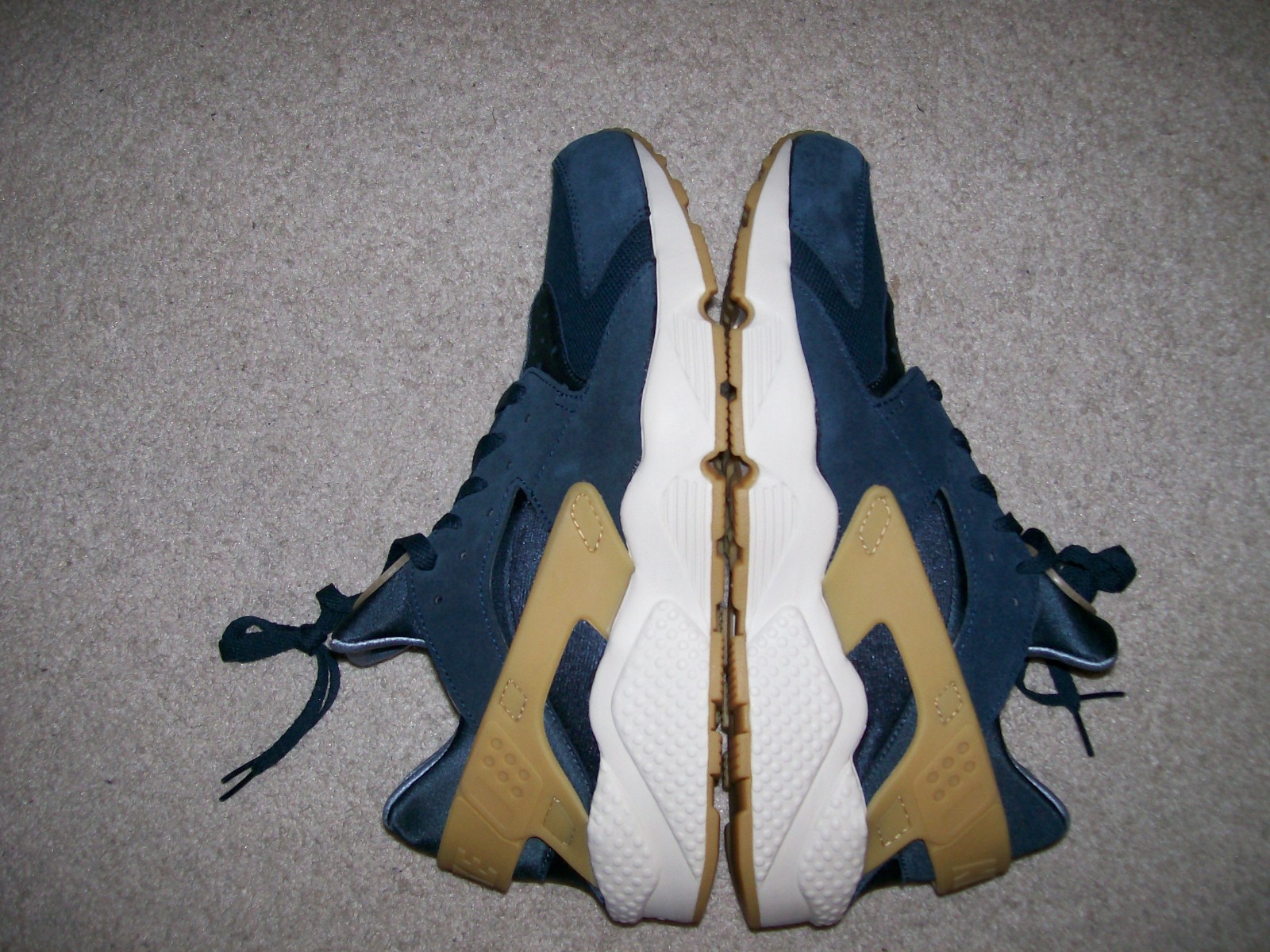 NEW NEW NEW SZ 13 NIKE AIR HUARACHE RUN SE SNEAKERS Navy blueE TAN 852628 401 Flight 17e89b NEW NEW NEW SZ 13 NIKE AIR HUARACHE RUN SE SNEAKERS Navy blueE TAN 852628 401 Flight 17e89b