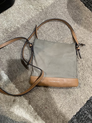 TOMMY HILFIGER NYLON TAN CROSS BODY BAG PURSE ADJUSTABLE STRAP - Picture 1 of 5