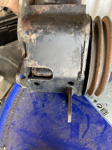 1972-80 Mercedes Benz Power Steering Pump / Pulley / Bracket & Reservoir 450 SL - Picture 5 of 5