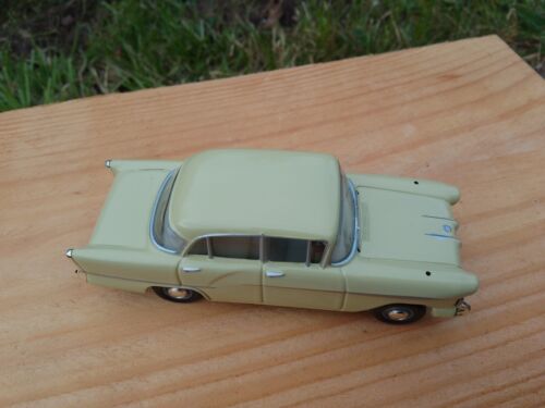 Vanguards VA38001, Vauxhall Victor F-SERIES MKI Primrose Yellow, 1:43 - Picture 6 of 10