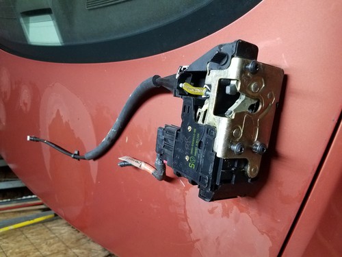 2000 2001 2002 LINCOLN LS RIGHT REAR DOOR LOCK WITH ACTUATOR  - Picture 1 of 3