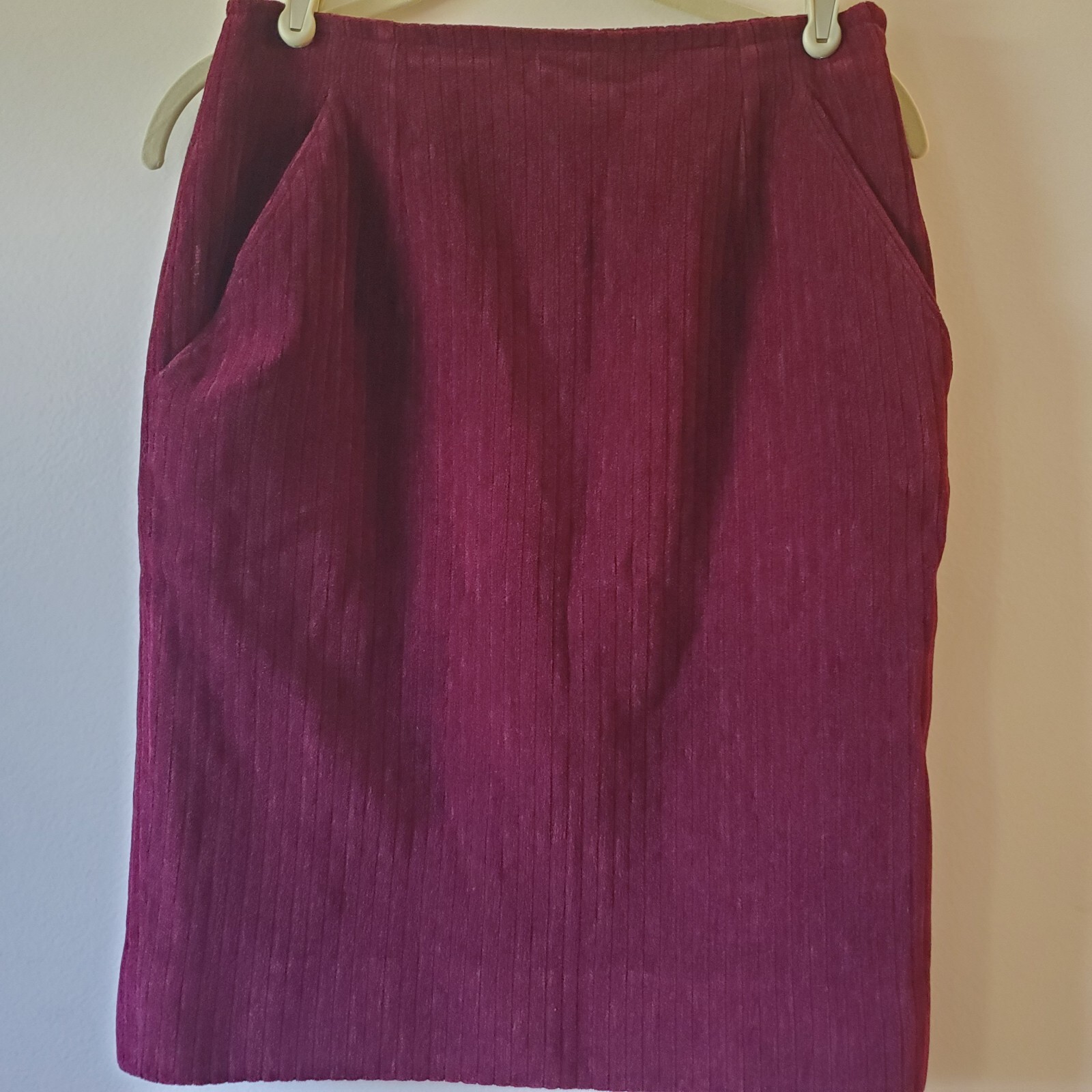 Gonna dritta vintage Yves Saint Laurent Merlot Courderoy taglia 38 US 8 Med *vedi foto