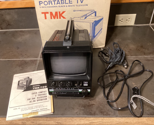 TMK Model 700 Tragbarer Fernseher mit OVP, Handbuch und Netzkabel - Bild 1 von 7