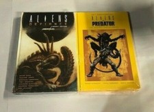Aliens vs. Predator: the Original Comics Series & Defiance Set