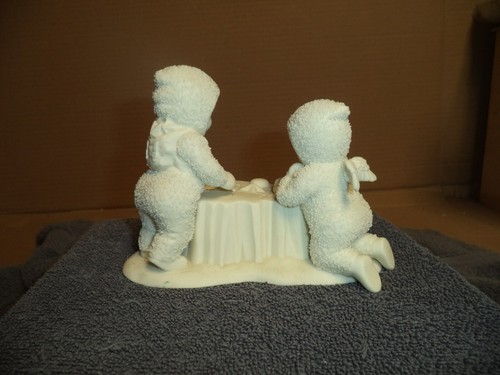 Department 56  SNOWBABIES "STARS IN A ROW,TIC-TAC-TOE" #6822-5  Vintage - Picture 2 of 3